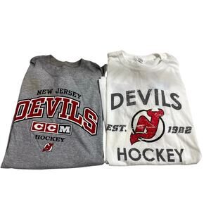 New Jersey Devils NHL bundle 2 shirts Men’s Size XL Gray/White Graphic Fan Gear